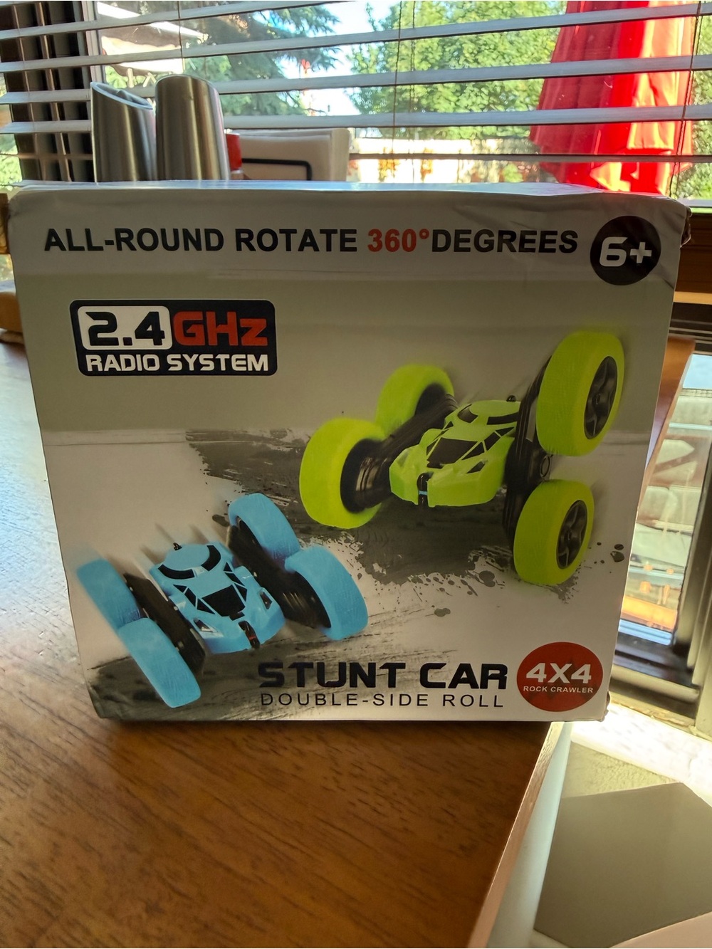 Stunt Car Double-Side Roll Remote Control - Blue & Lime